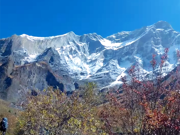 dhaulagiri trek nepal view
