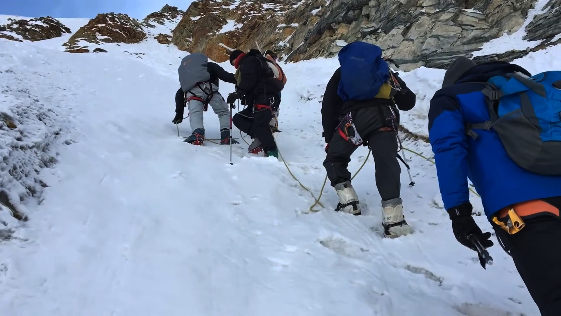 Tharpu Chuli Peak Climbing – 14 Days