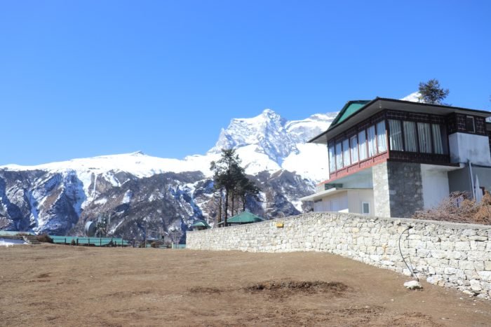 trekking in nepal in spring season