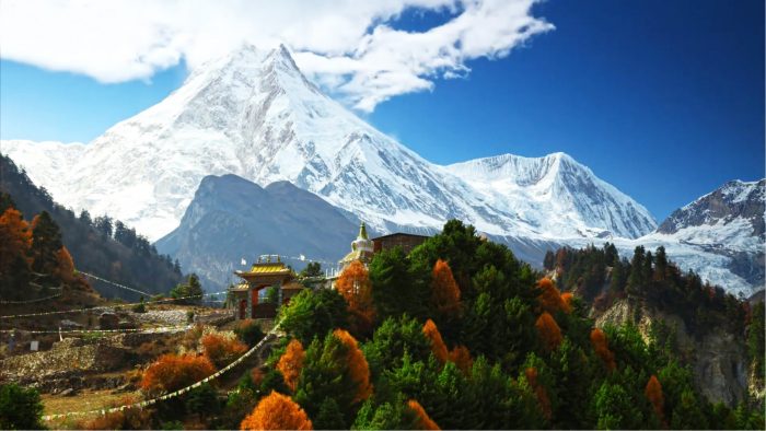 manaslu trek (best treks in nepal)
